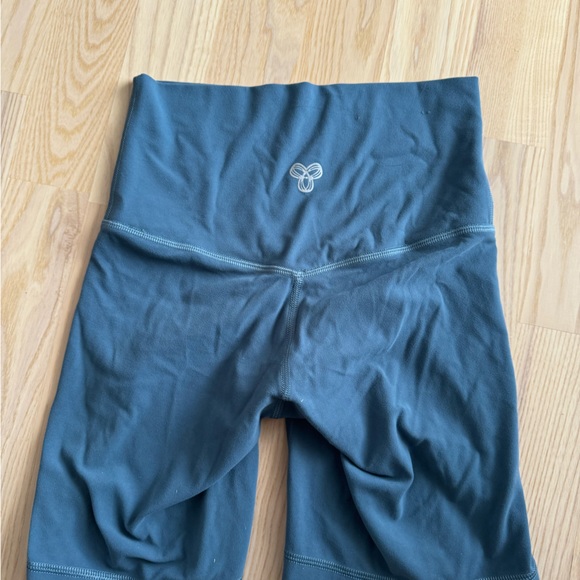 aritzia biker shorts - Picture 2 of 3